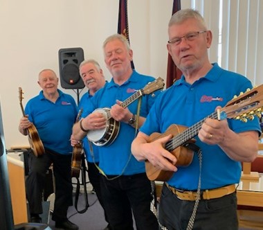/media/news/library/ukelele-strummers.jpg